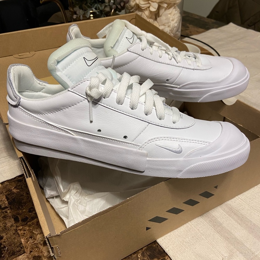 Nike NWT women’s 10- mens 8.5